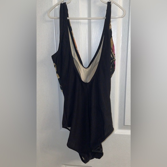 FLORAL PRINT BATHING SUIT SIZE 8 - Picture 5 of 11